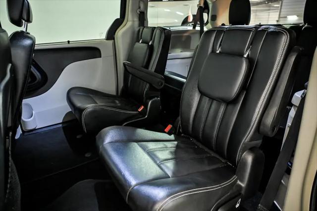 2015 Chrysler Town & Country Touring