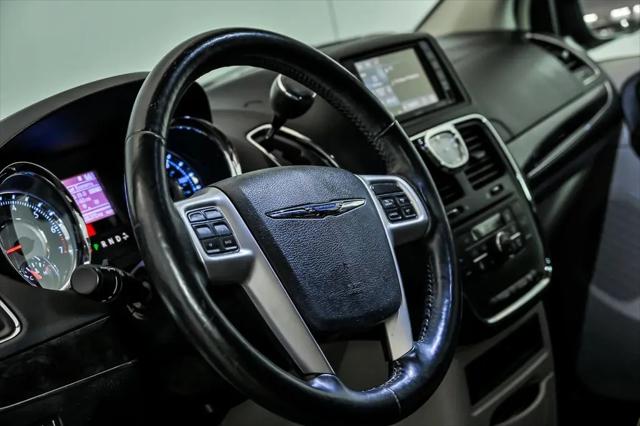 2015 Chrysler Town & Country Touring