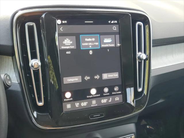 2026 Volvo XC40 Plus, B5 AWD Gas (mild hybrid), Dark