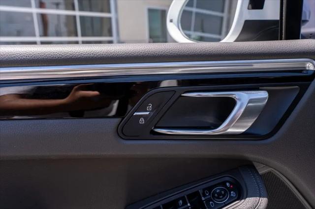 2019 Porsche Macan Macan