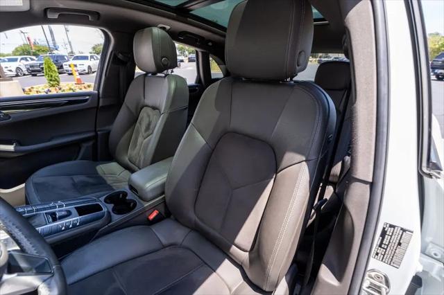 2019 Porsche Macan Macan