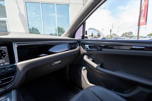 2019 Porsche Macan Macan