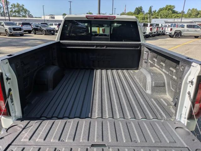 2026 GMC Sierra 1500 Crew Cab, Short Bed, SLT, 4WD
