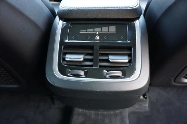 2018 Volvo XC90 T5 Momentum