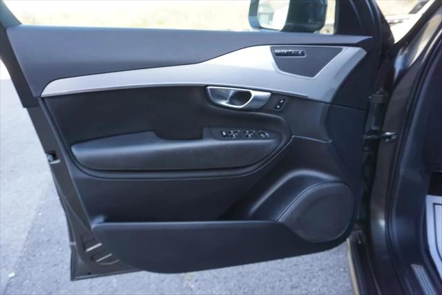 2018 Volvo XC90 T5 Momentum