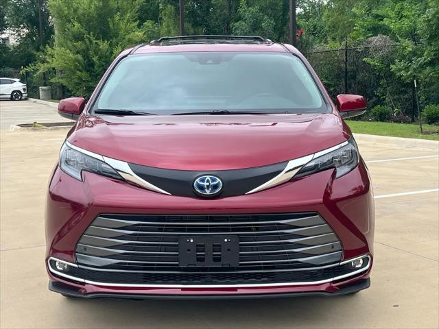 2025 Toyota Sienna XLE