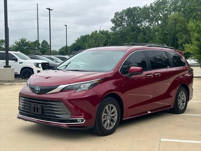 2025 Toyota Sienna XLE