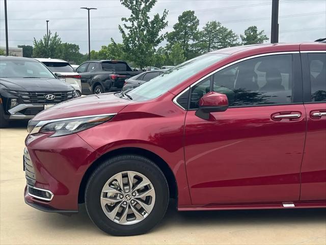 2025 Toyota Sienna XLE