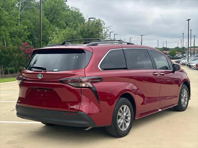 2025 Toyota Sienna XLE