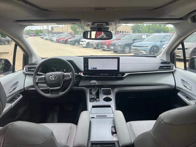 2025 Toyota Sienna XLE