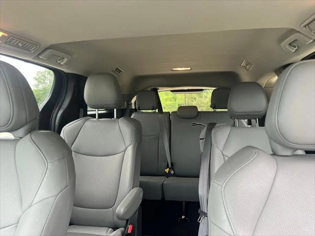 2025 Toyota Sienna XLE