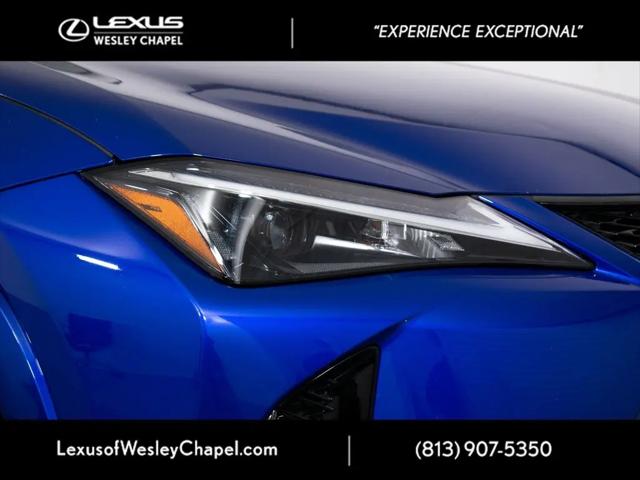 2025 Lexus 300 UX 300h