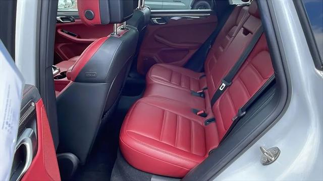 2023 Porsche Macan T