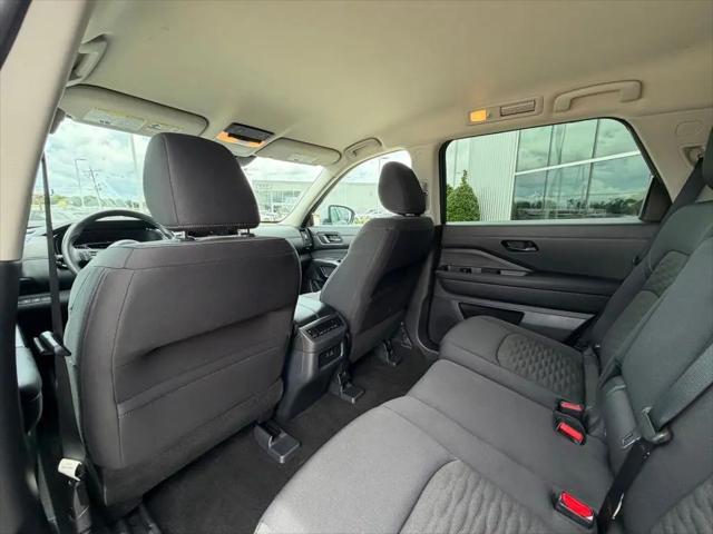 2025 Nissan Pathfinder SV FWD