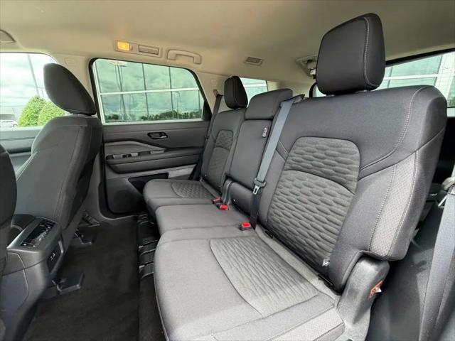 2025 Nissan Pathfinder SV FWD