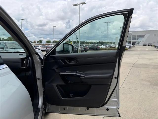 2025 Nissan Pathfinder SV FWD