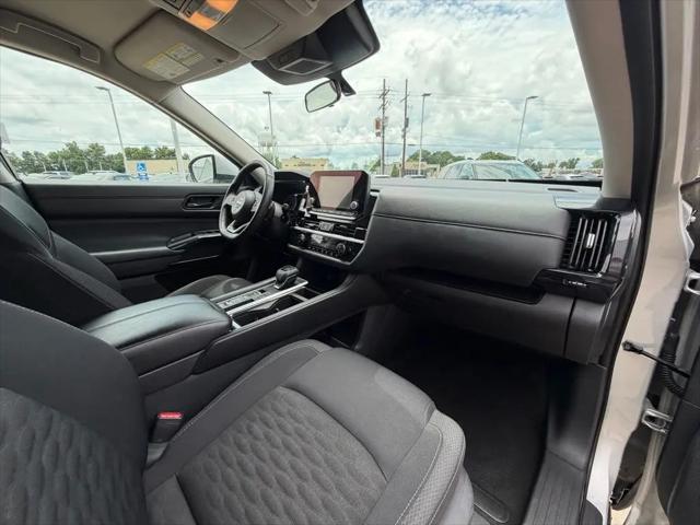 2025 Nissan Pathfinder SV FWD