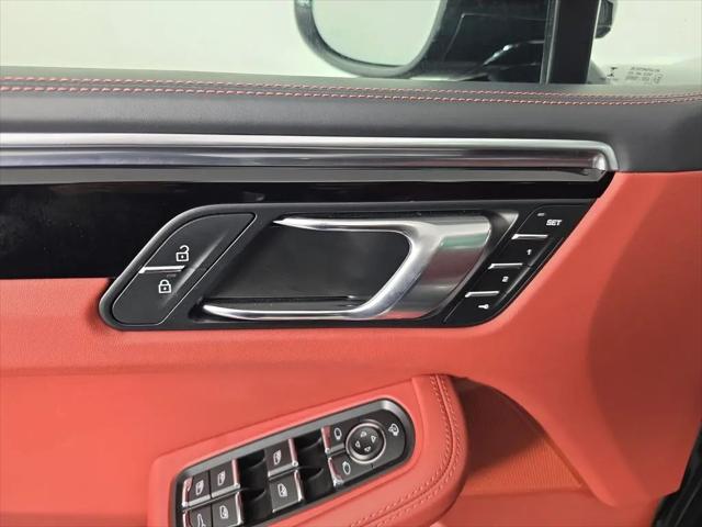 2023 Porsche Macan Macan
