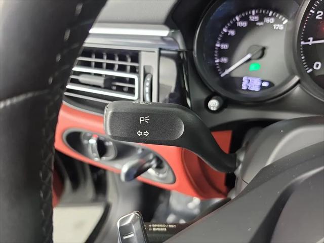 2023 Porsche Macan Macan