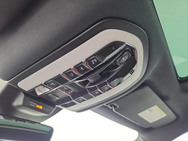 2023 Porsche Macan Macan