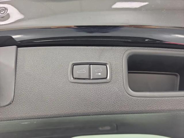 2023 Porsche Macan Macan
