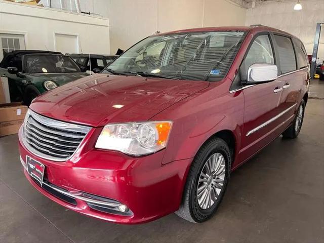 2015 Chrysler Town & Country Touring-L