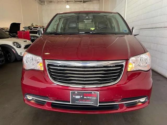 2015 Chrysler Town & Country Touring-L