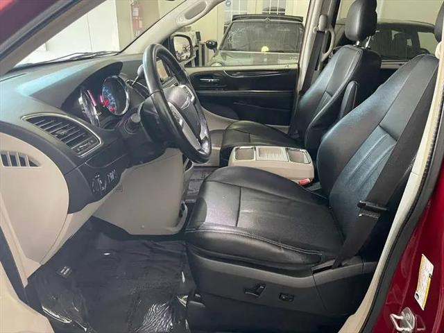 2015 Chrysler Town & Country Touring-L