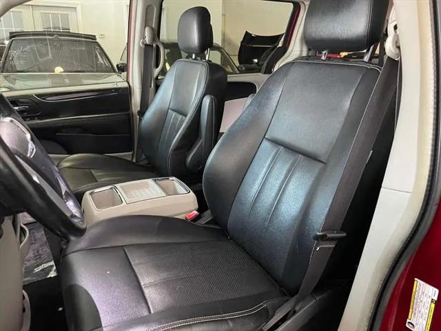 2015 Chrysler Town & Country Touring-L