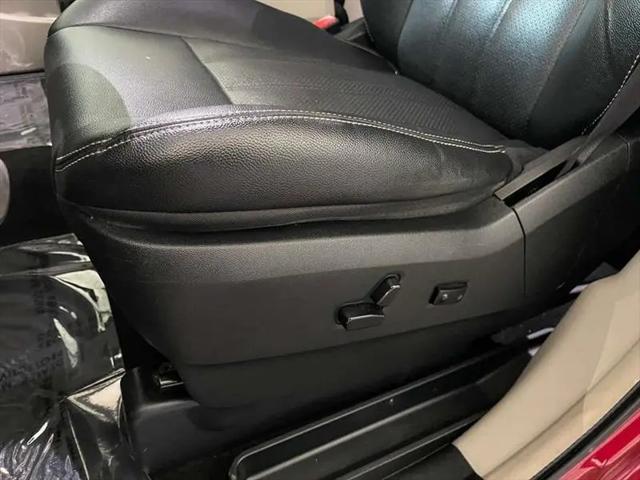 2015 Chrysler Town & Country Touring-L