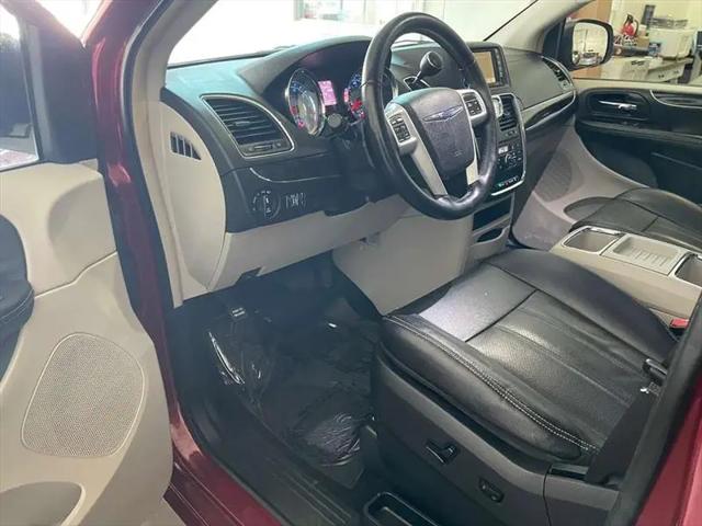 2015 Chrysler Town & Country Touring-L