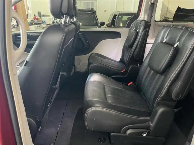 2015 Chrysler Town & Country Touring-L