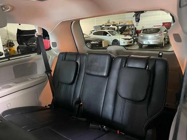2015 Chrysler Town & Country Touring-L
