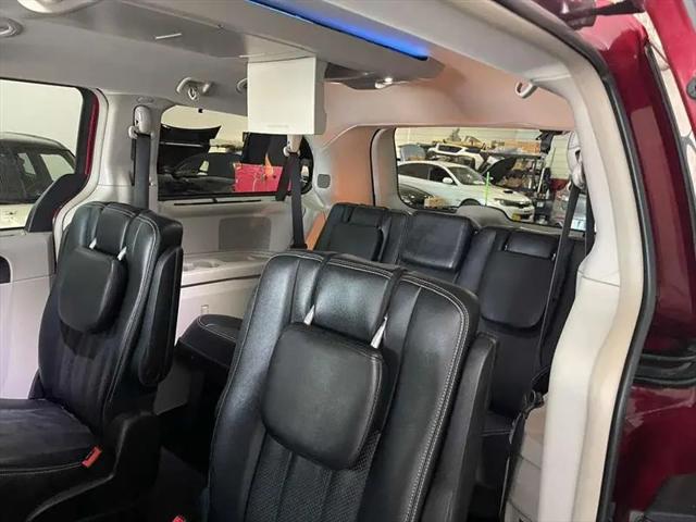 2015 Chrysler Town & Country Touring-L