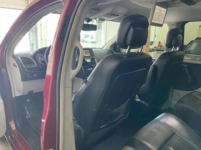 2015 Chrysler Town & Country Touring-L