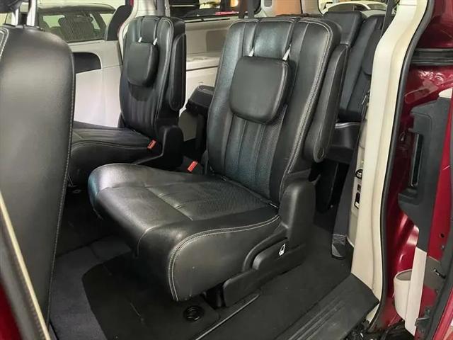 2015 Chrysler Town & Country Touring-L