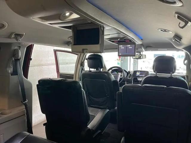 2015 Chrysler Town & Country Touring-L