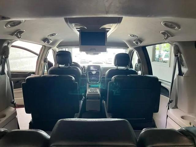 2015 Chrysler Town & Country Touring-L