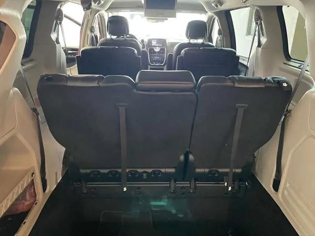2015 Chrysler Town & Country Touring-L