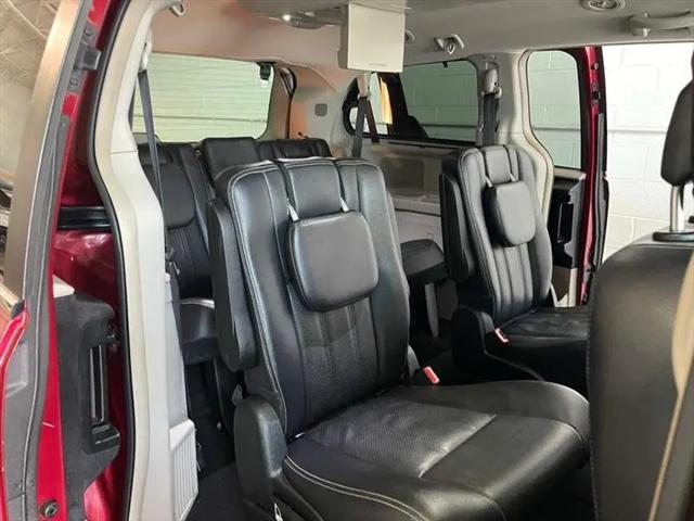 2015 Chrysler Town & Country Touring-L