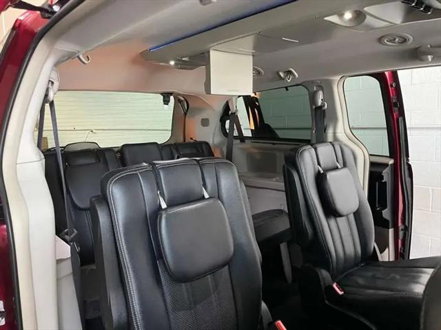 2015 Chrysler Town & Country Touring-L
