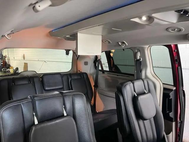 2015 Chrysler Town & Country Touring-L