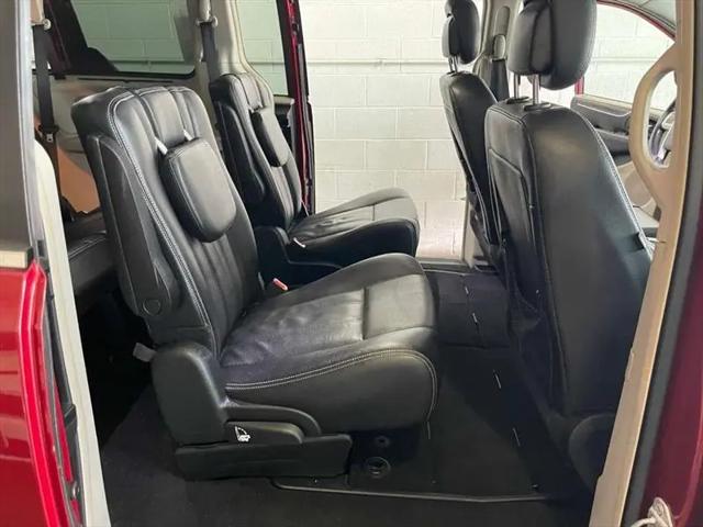 2015 Chrysler Town & Country Touring-L