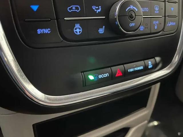 2015 Chrysler Town & Country Touring-L