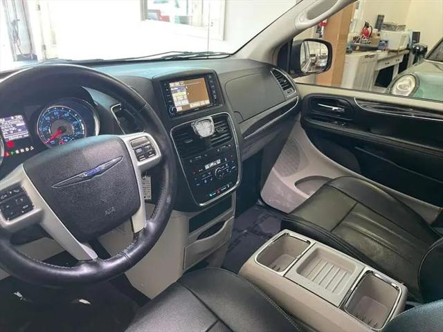 2015 Chrysler Town & Country Touring-L