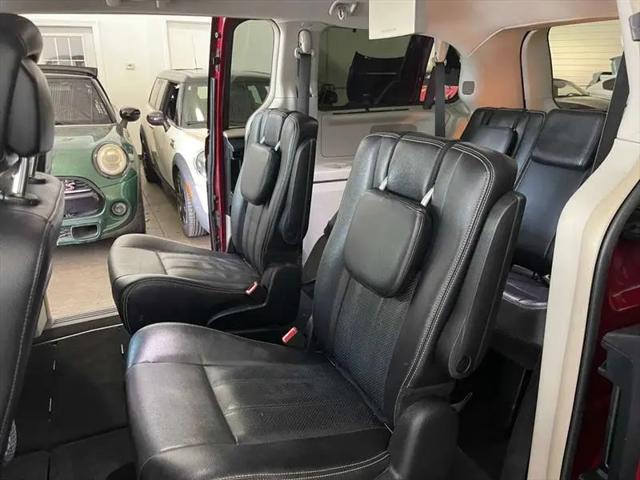 2015 Chrysler Town & Country Touring-L