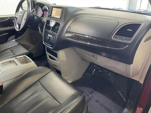 2015 Chrysler Town & Country Touring-L