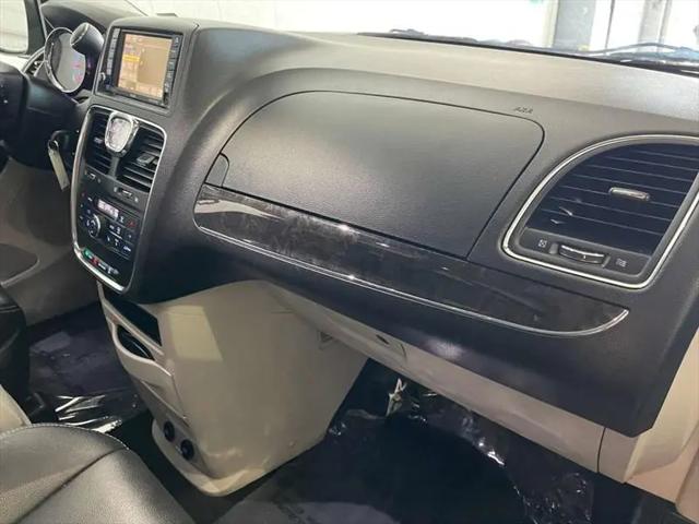 2015 Chrysler Town & Country Touring-L
