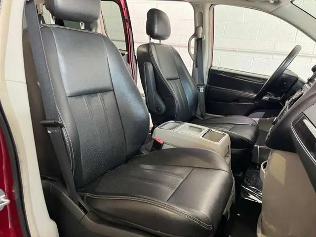 2015 Chrysler Town & Country Touring-L