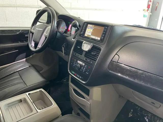 2015 Chrysler Town & Country Touring-L